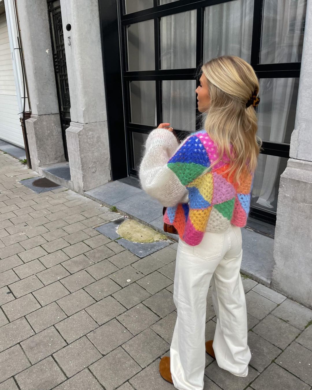 PatchKunst – Farbenfrohe Patchwork-Strickjacke