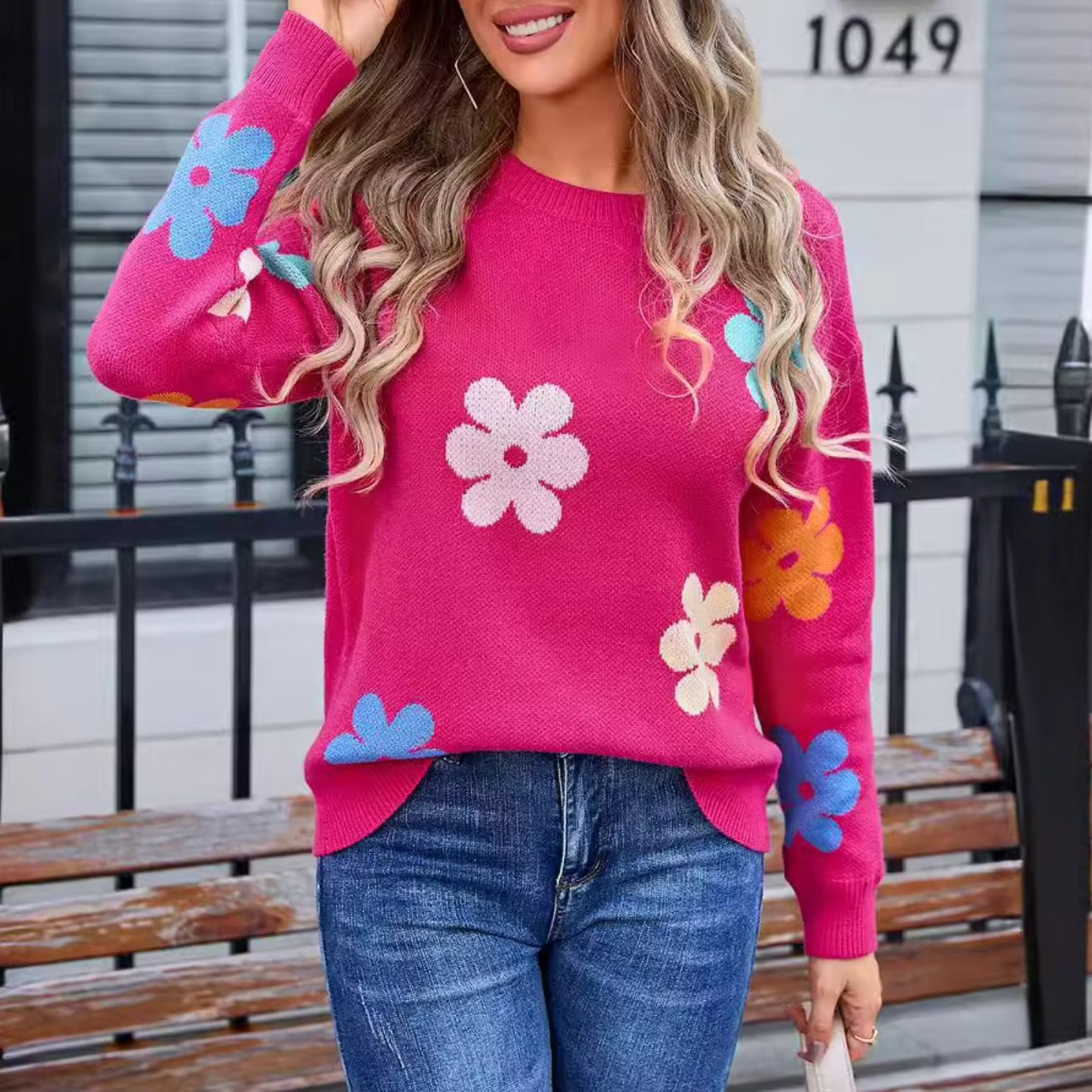 Leonie – Gestrickter Pullover mit Blumenmuster
