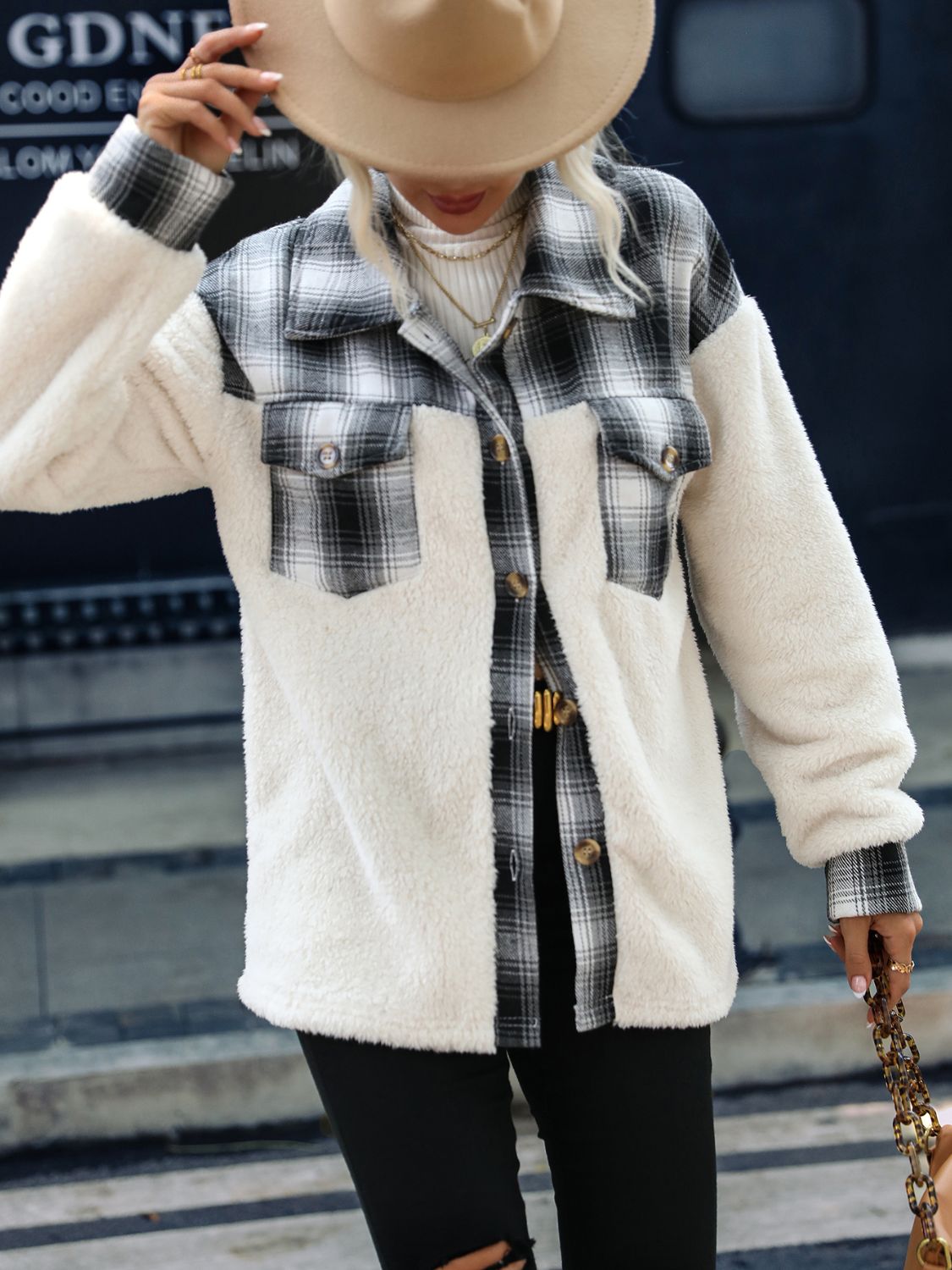 DamenKaro – Stylische Karojacke mit Knöpfen