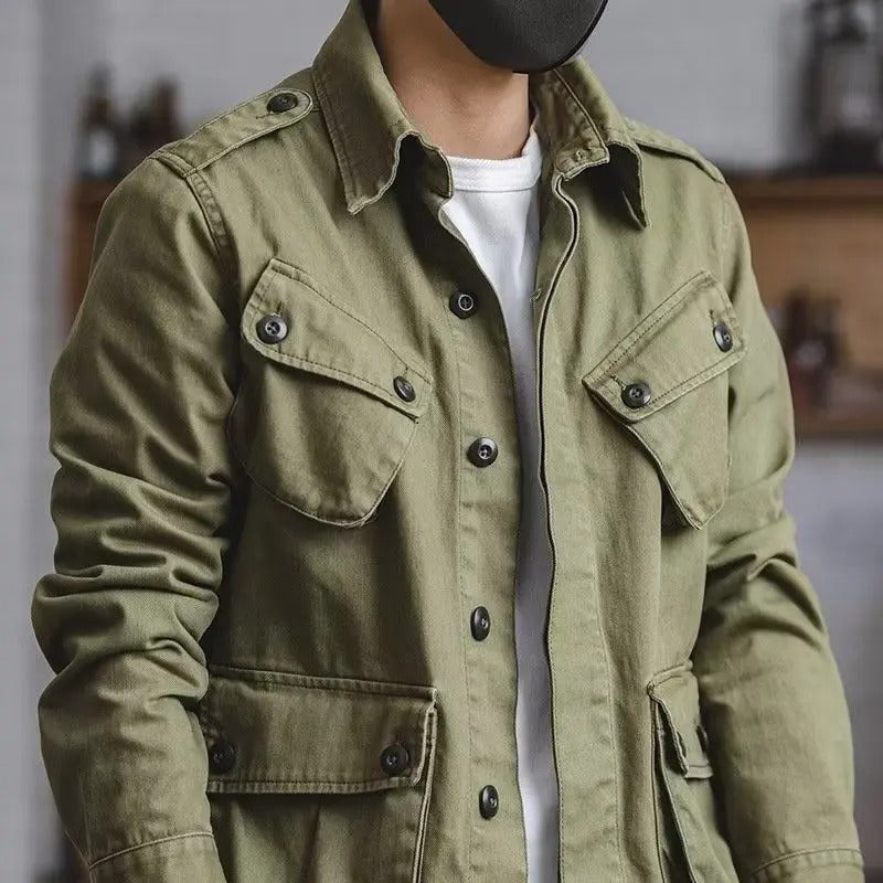 TaschenMilitär – Lässige grüne Militärjacke für Männer