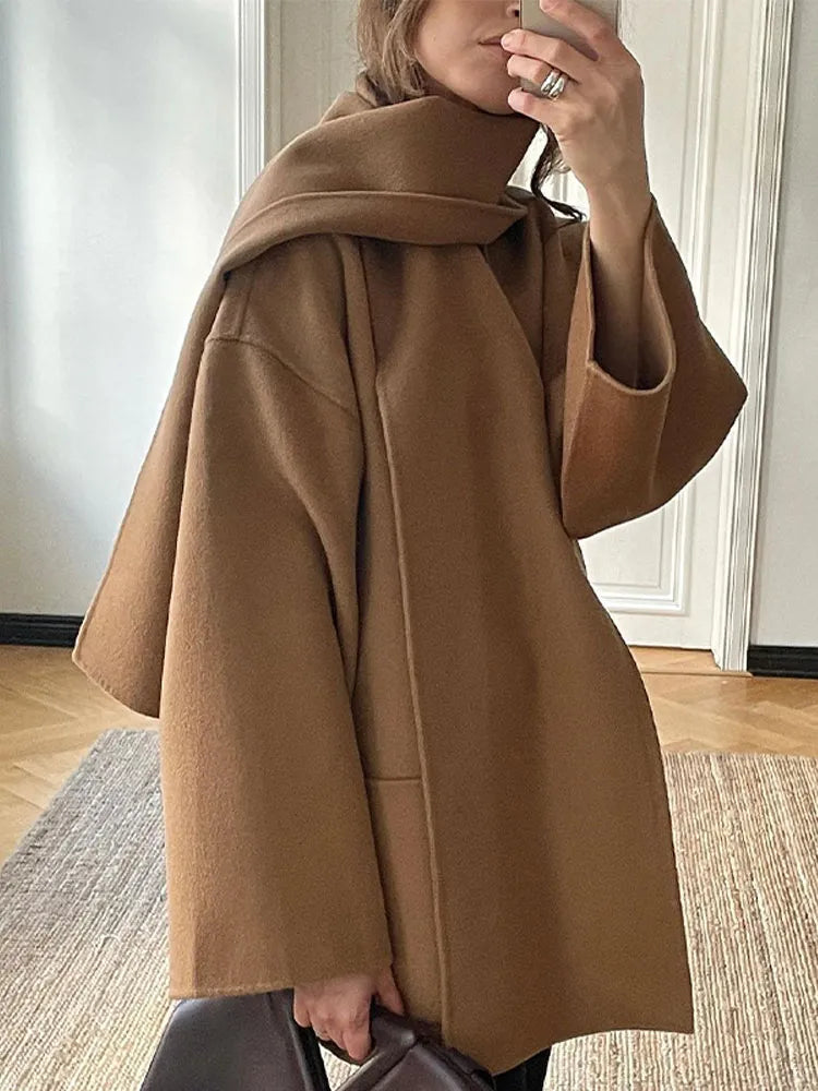 CamelMantel – Eleganter Camel Mantel mit Schal
