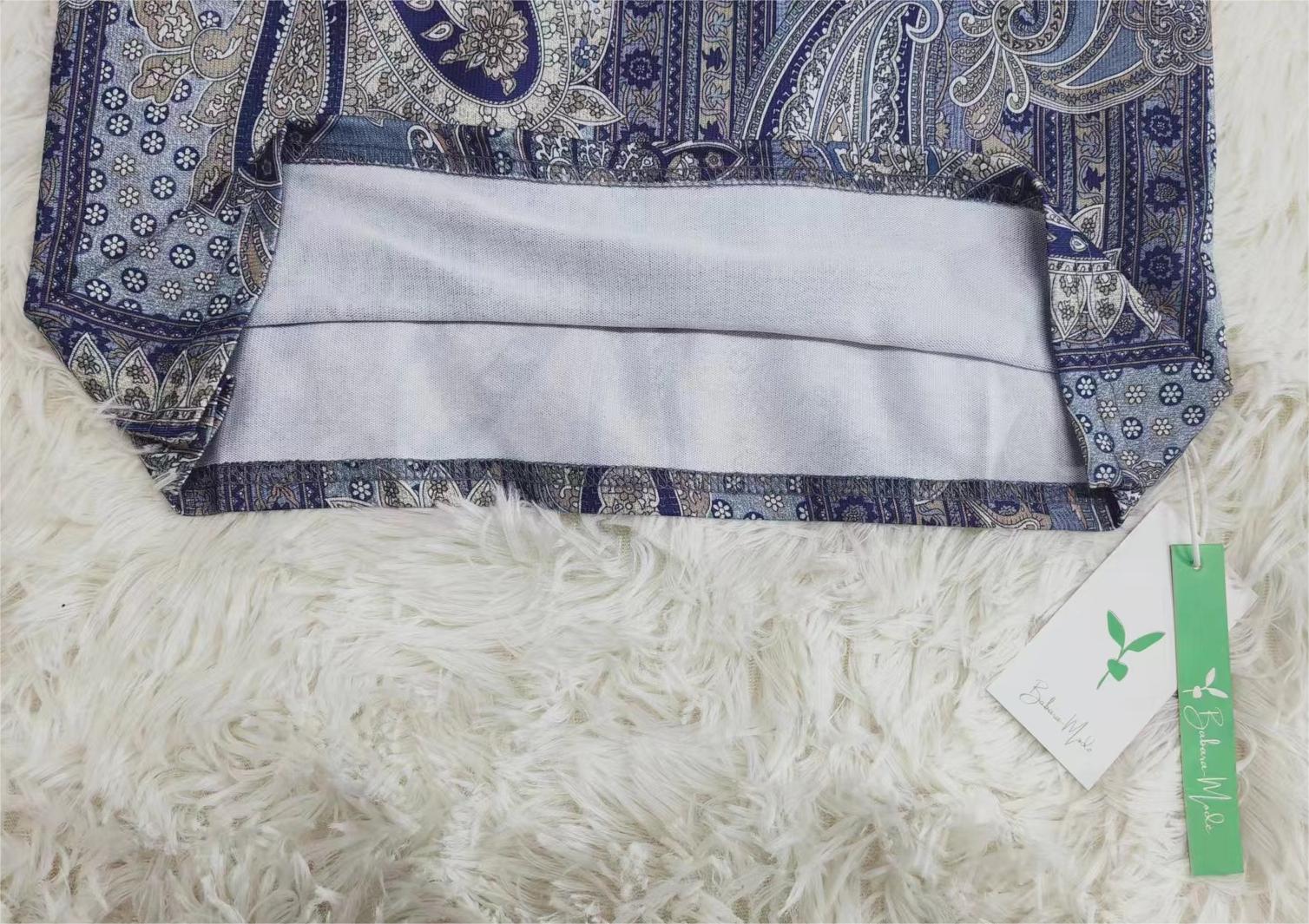 Frida - Blaues Paisley-Top mit grauem Umlegekragen und langen Ärmeln