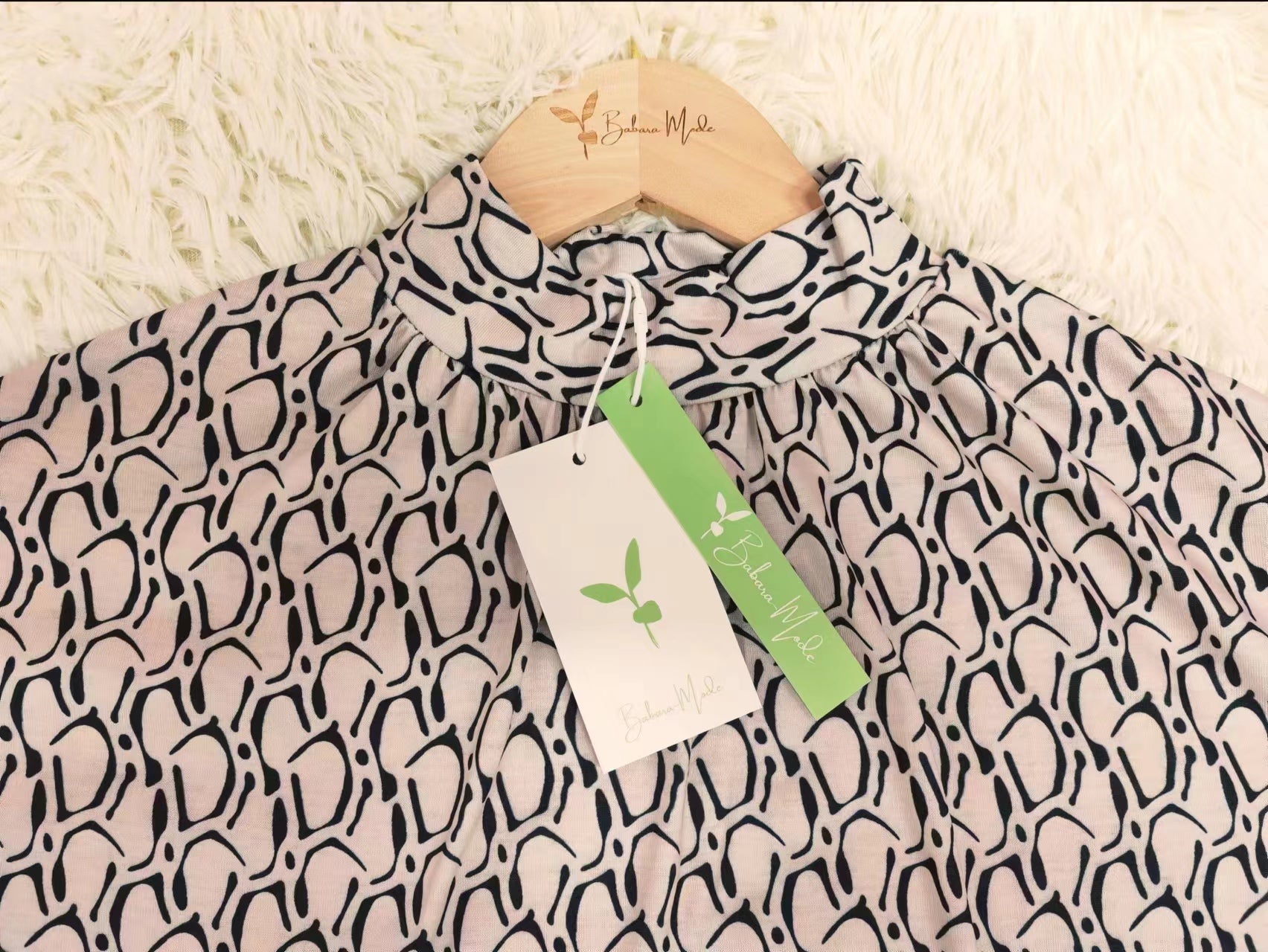 Avril - Retro Print Mock Neck Top