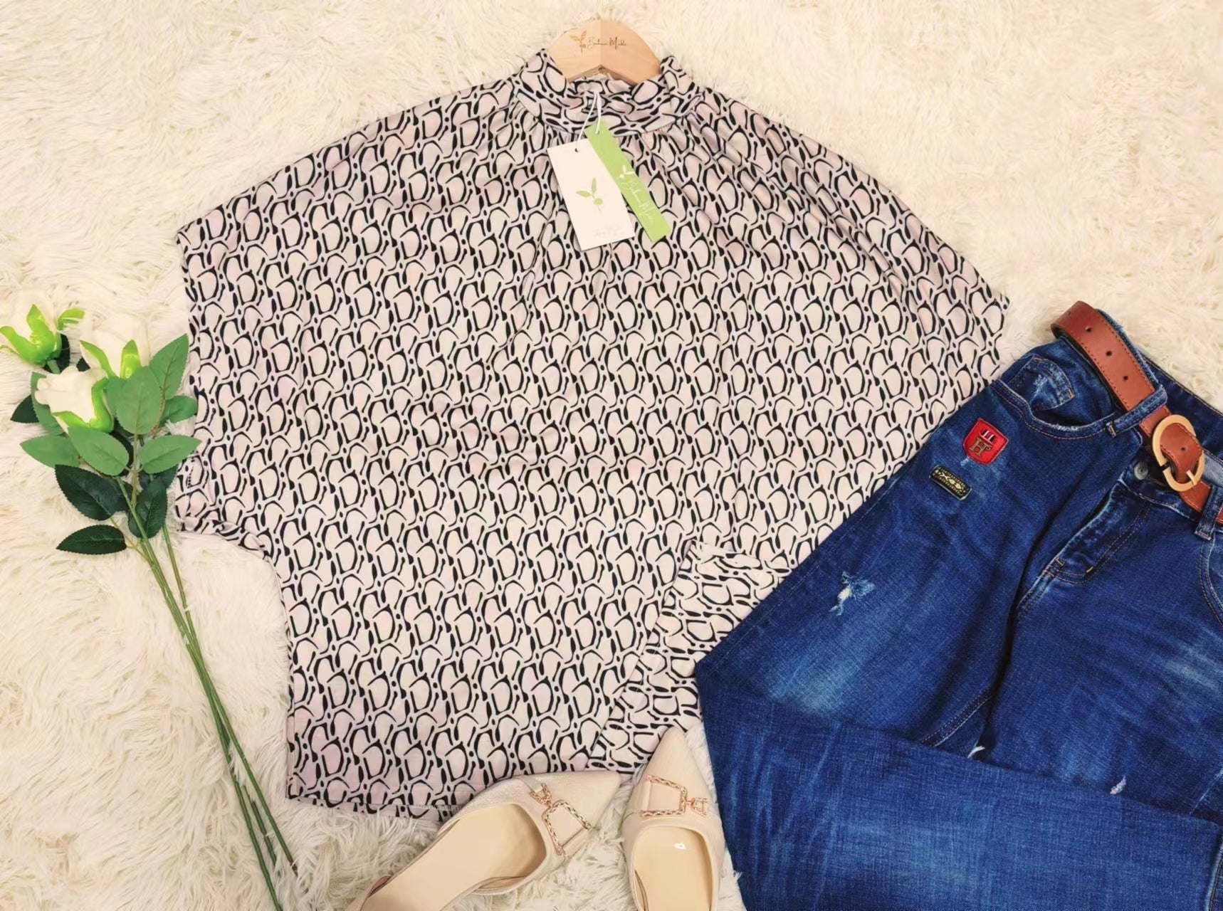 Avril - Retro Print Mock Neck Top