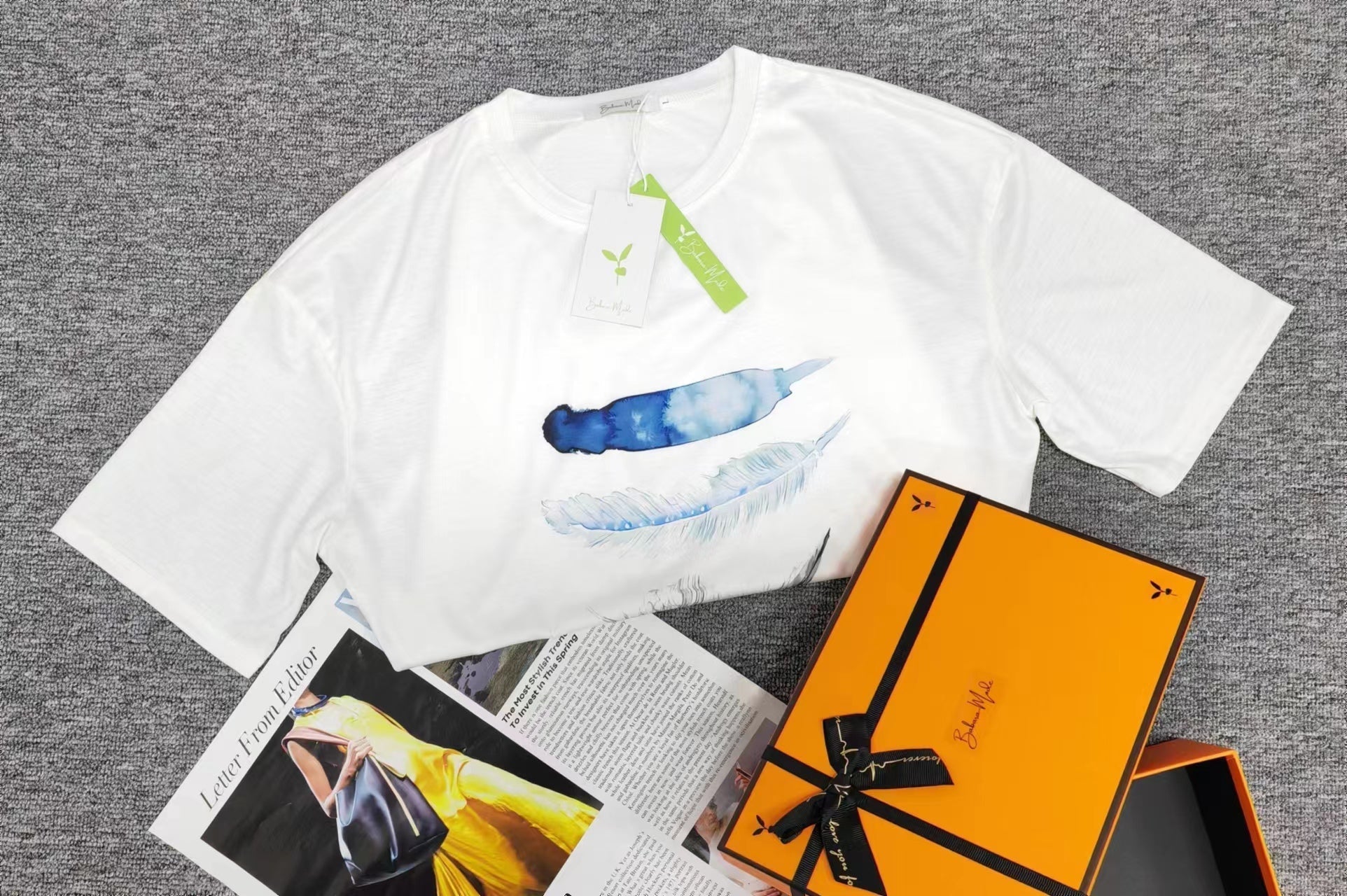 Mercy - Freedom Feather T-Shirt mit kurzen Ärmeln