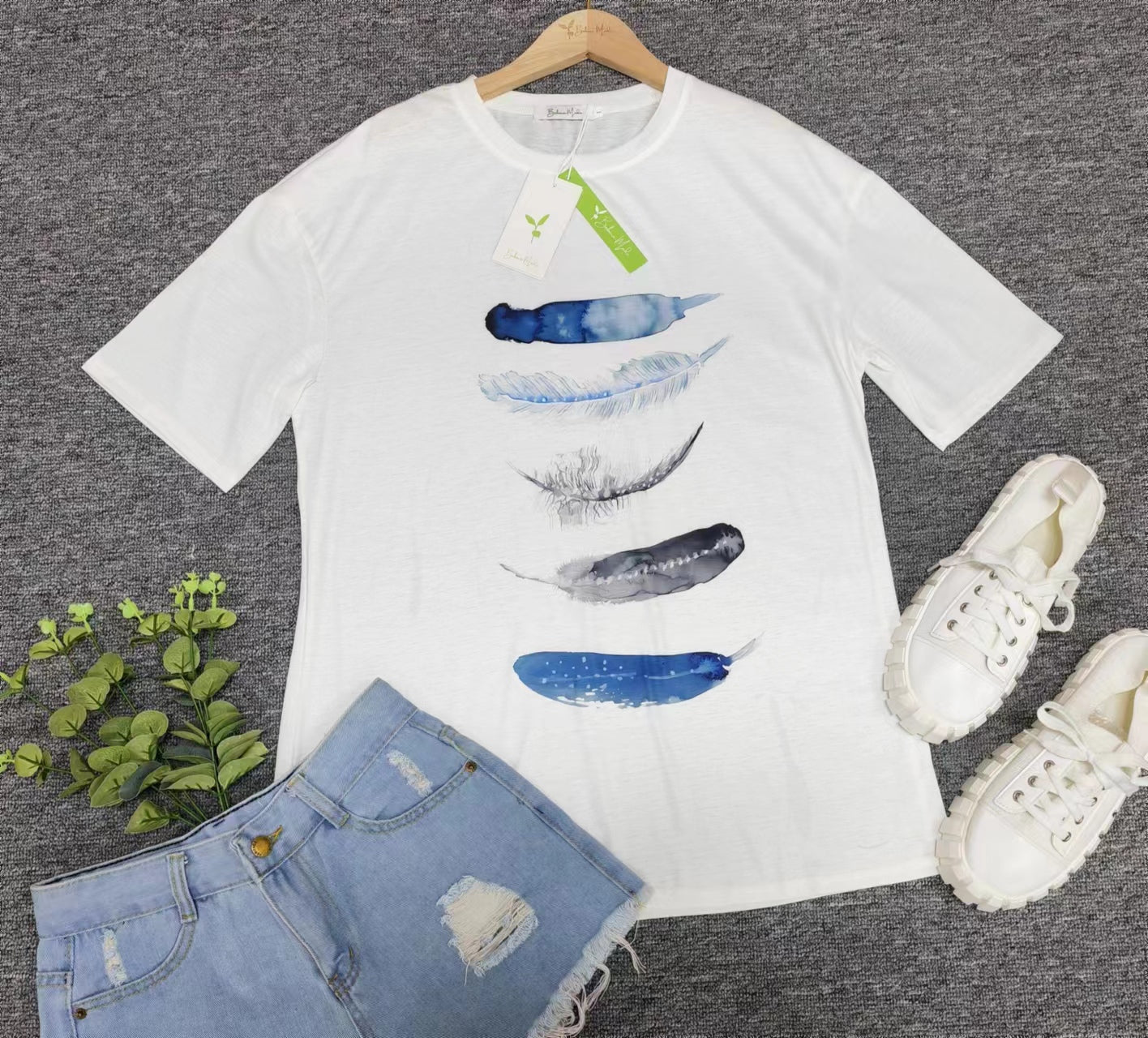 Mercy - Freedom Feather T-Shirt mit kurzen Ärmeln