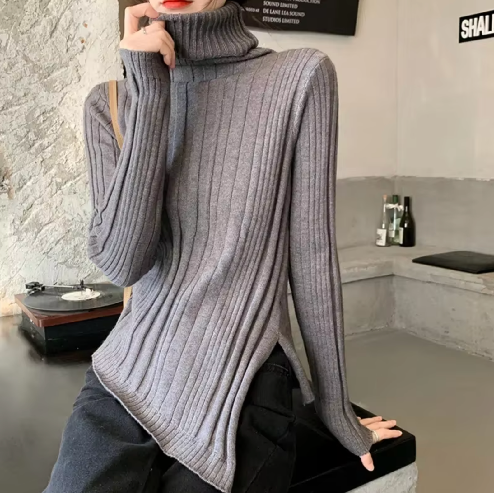 Kloe - Gestrickter Pullover mit ausgestellten Ärmeln