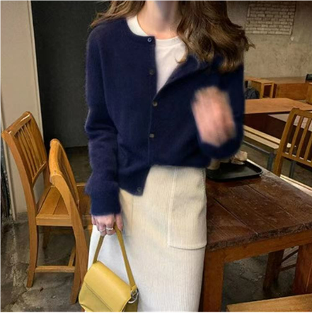 Leslie | Damen Stilvoll Lässig Strickjacke | Knopf Daunen