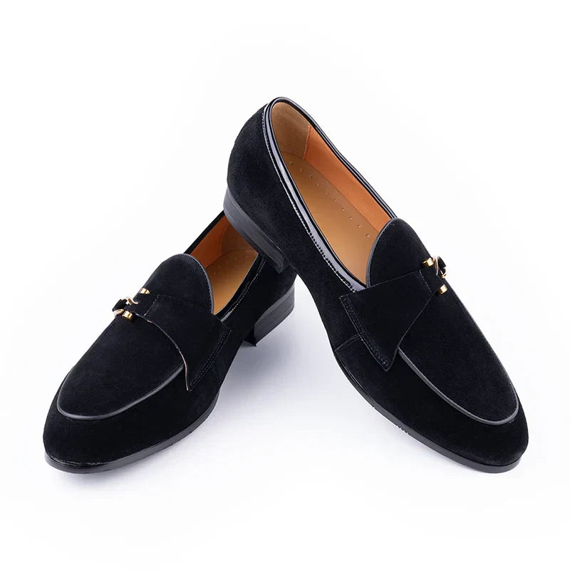 WildLuxe – Luxe Loafers aus Wildleder mit Schnalle