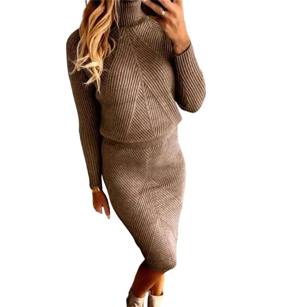 Maeve | Zweiteiliges Set aus Rollkragenpullover und Rock