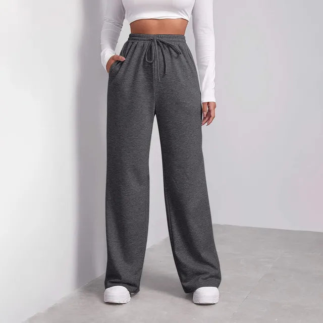 Hallena | Bequeme, gerade geschnittene Jogginghose für Damen