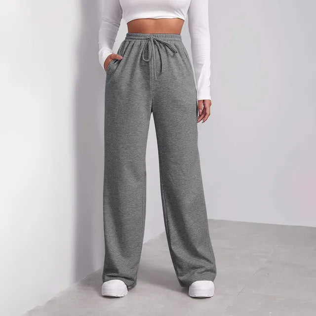Hallena | Bequeme, gerade geschnittene Jogginghose für Damen