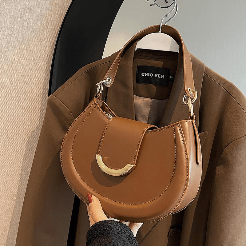 BIA - Halbmond-Schultertasche mit Kette