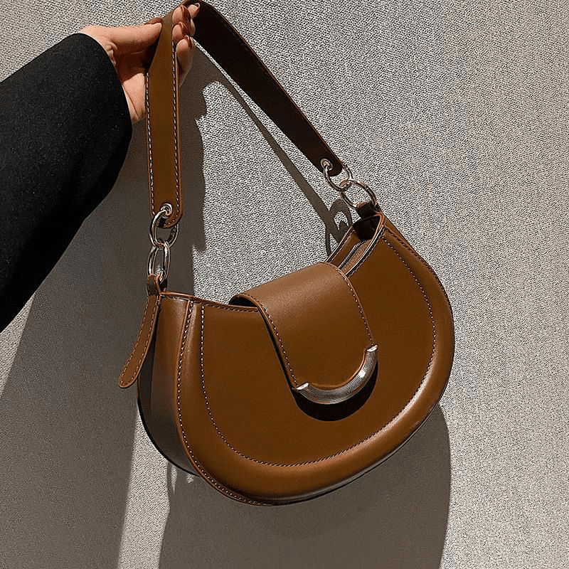 BIA - Halbmond-Schultertasche mit Kette