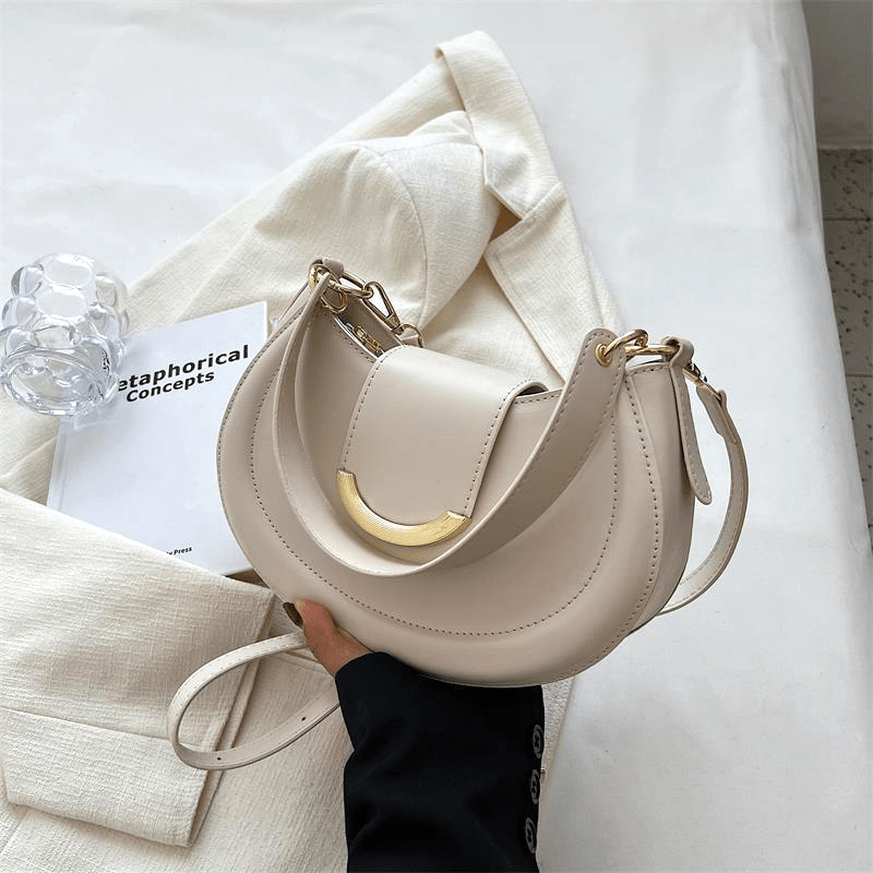 BIA - Halbmond-Schultertasche mit Kette