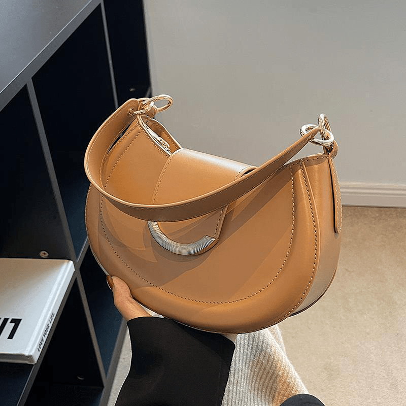 BIA - Halbmond-Schultertasche mit Kette