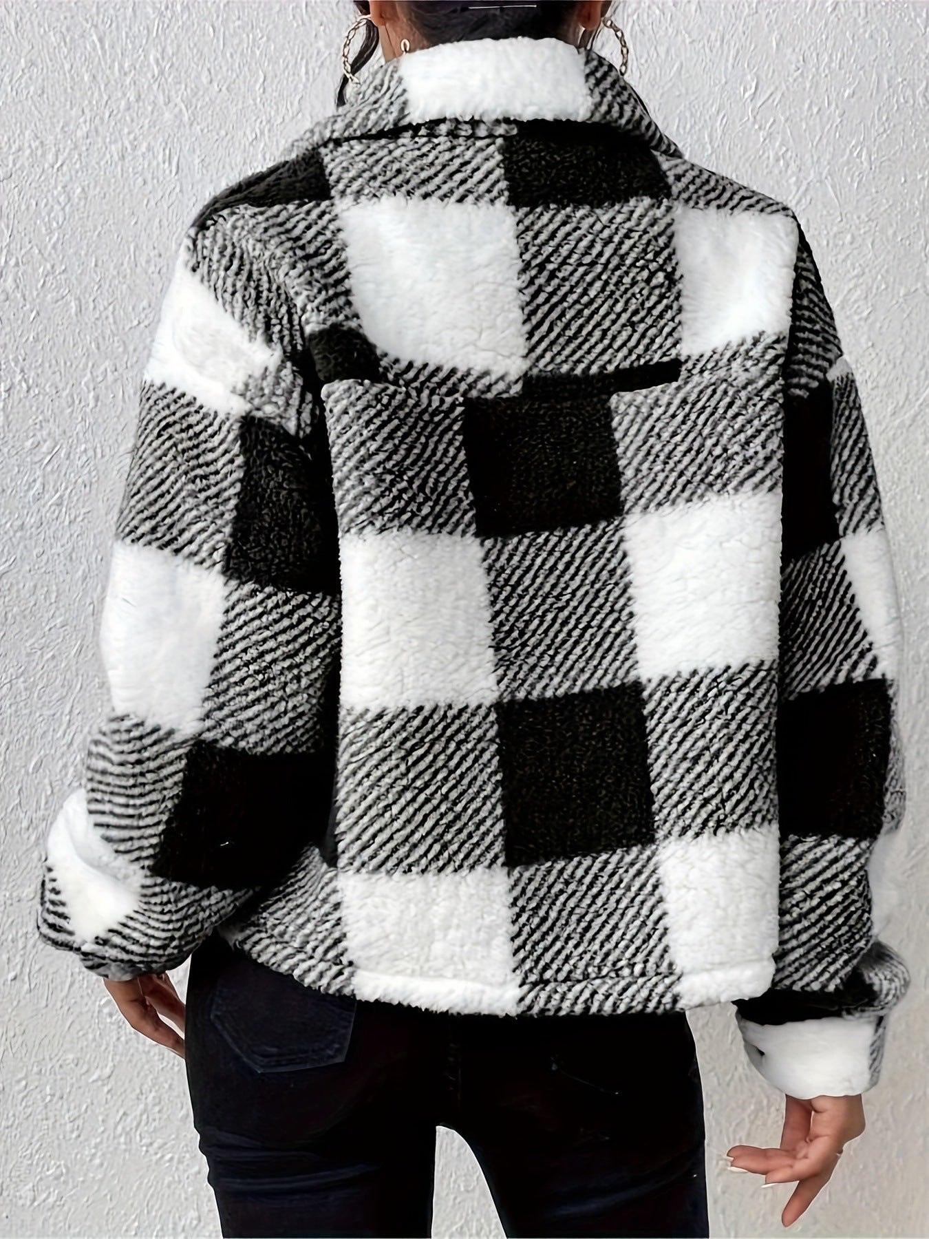 Doppelseitige Plüsch-Cardigan mit aufgesetzten Taschen für Frauen